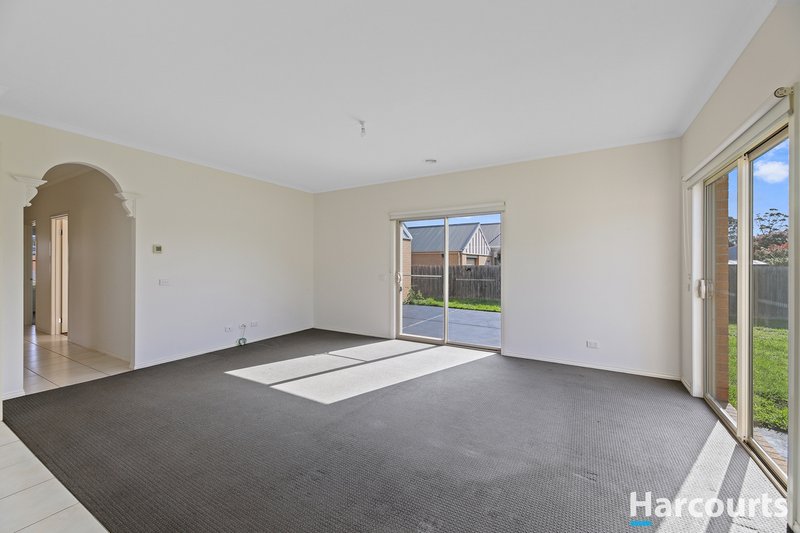 Photo - 90 Cook Street, Drouin VIC 3818 - Image 4