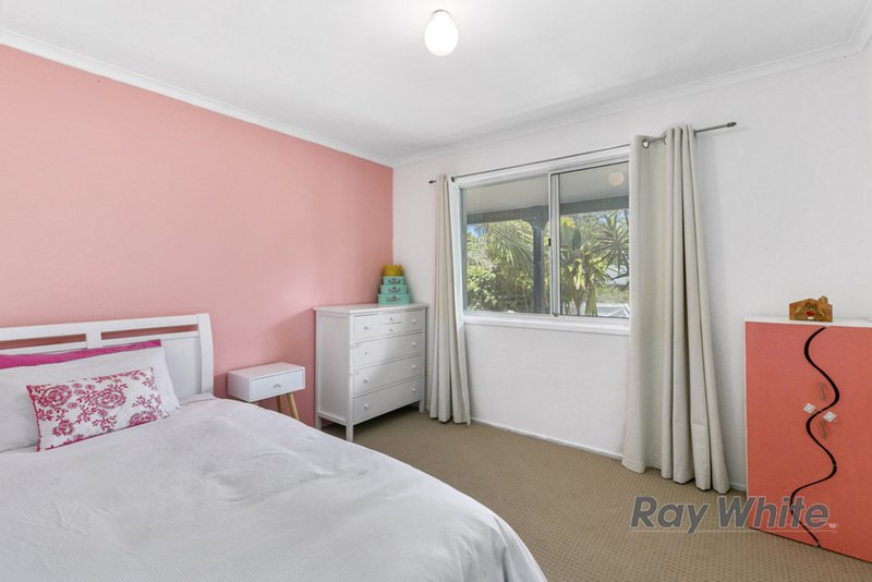 Photo - 90 Cumberland Drive, Alexandra Hills QLD 4161 - Image 6