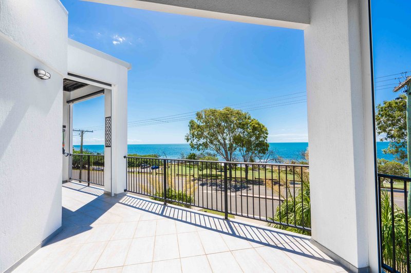 Photo - 90 Esplanade , Point Vernon QLD 4655 - Image 9