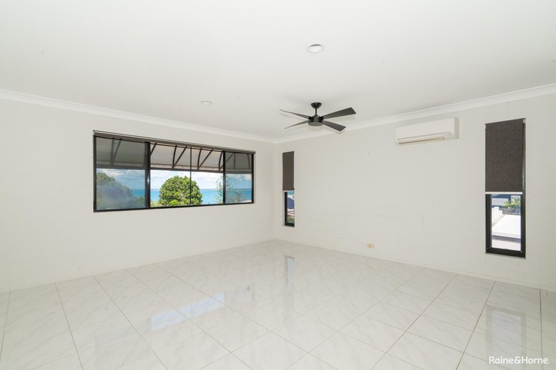 Photo - 90 Esplanade , Point Vernon QLD 4655 - Image 14