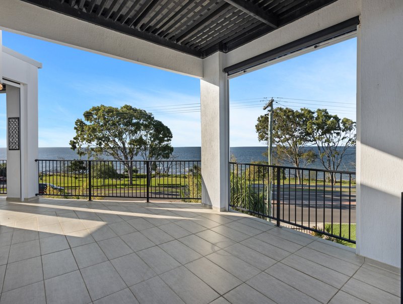 Photo - 90 Esplanade , Point Vernon QLD 4655 - Image 5