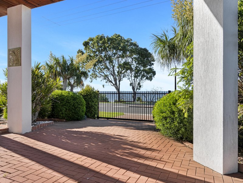 Photo - 90 Esplanade , Point Vernon QLD 4655 - Image 17