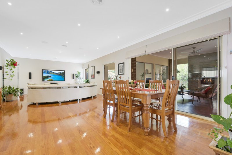 Photo - 90 Fairholme Boulevard, Berwick VIC 3806 - Image 4