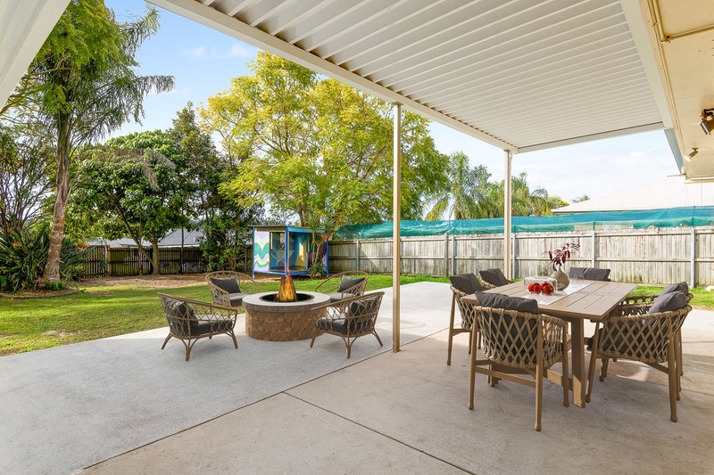 Photo - 90 Flinders Crescent, Boronia Heights QLD 4124 - Image 2