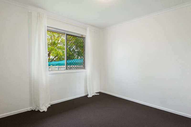 Photo - 90 Flinders Crescent, Boronia Heights QLD 4124 - Image 8