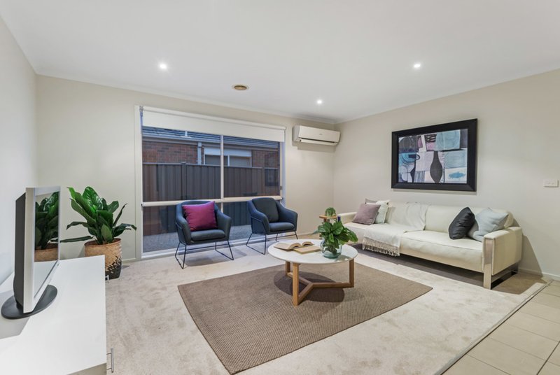 Photo - 90 Hatchlands Drive, Deer Park VIC 3023 - Image 3