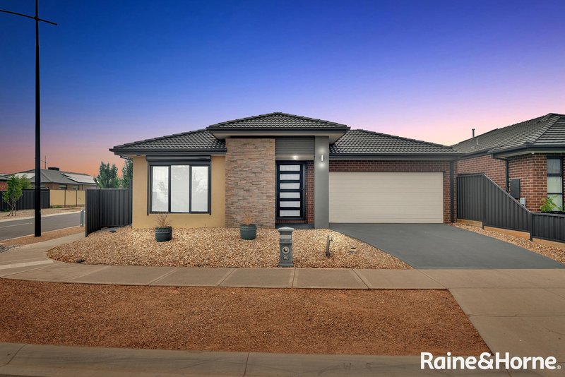 Photo - 90 Hawking Crescent, Fraser Rise VIC 3336 - Image 2