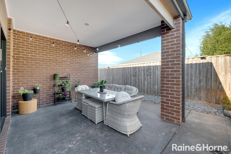 Photo - 90 Hawking Crescent, Fraser Rise VIC 3336 - Image 22