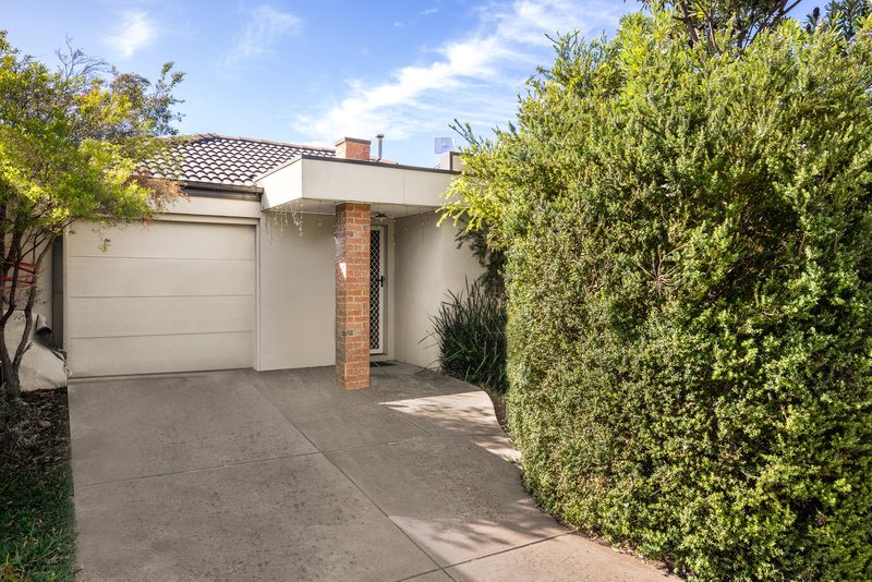 Photo - 90 Henry Road, Pakenham VIC 3810 - Image 11