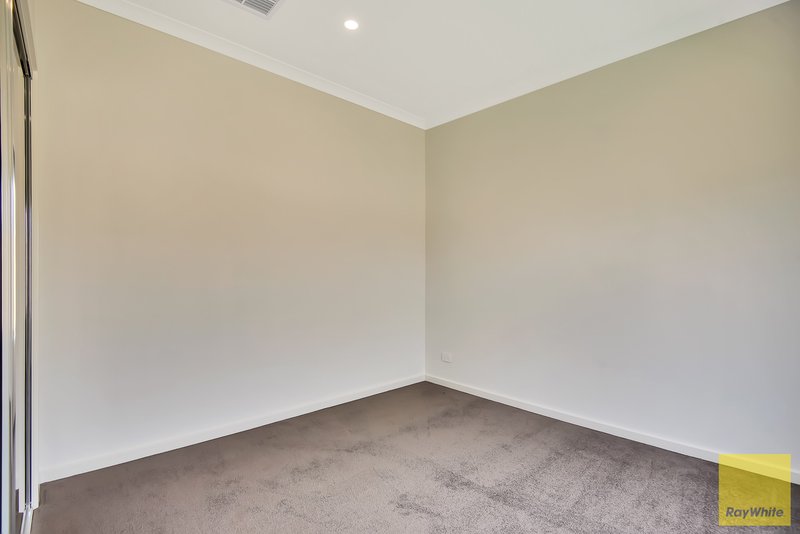 Photo - 90 Horsley Street, Thornhill Park VIC 3335 - Image 4