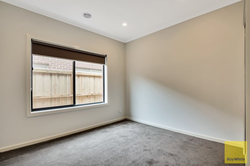 Photo - 90 Horsley Street, Thornhill Park VIC 3335 - Image 6