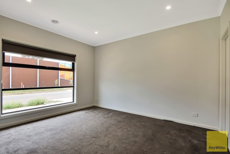 Photo - 90 Horsley Street, Thornhill Park VIC 3335 - Image 7