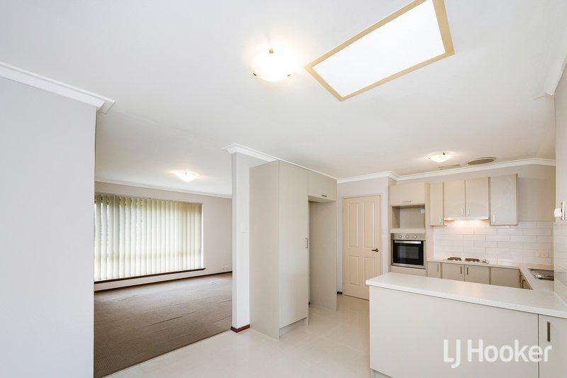 Photo - 90 Hume Road, Thornlie WA 6108 - Image 6