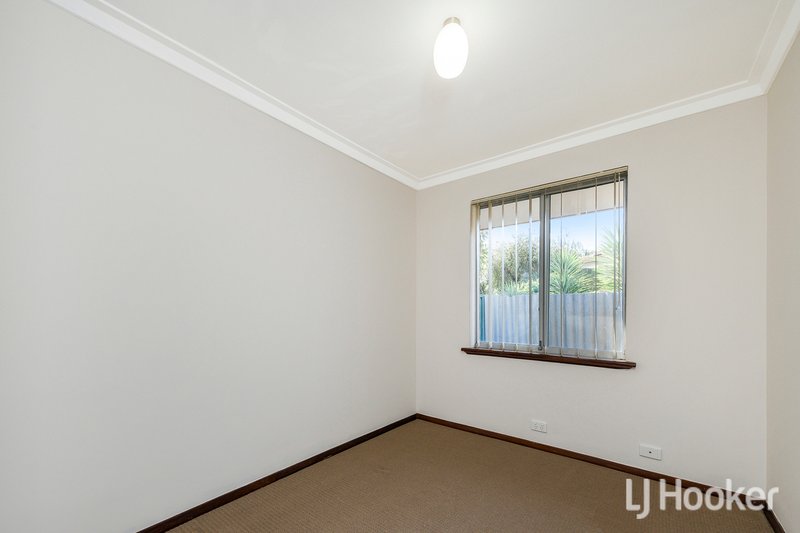 Photo - 90 Hume Road, Thornlie WA 6108 - Image 18