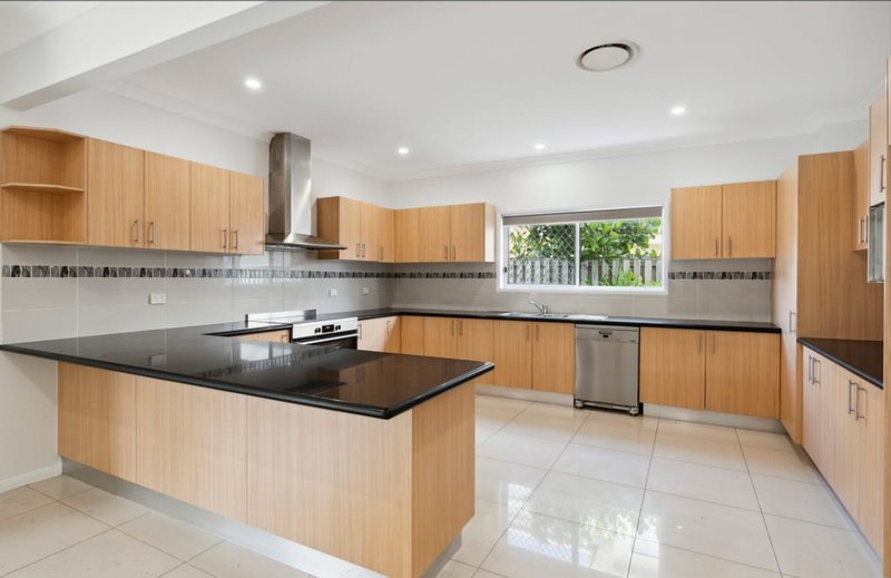 Photo - 90 John Markwell Parade, Daisy Hill QLD 4127 - Image 3