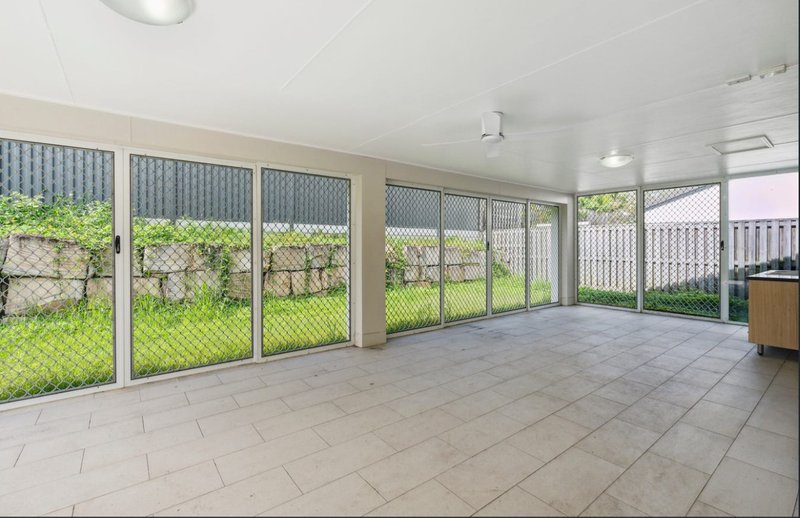 Photo - 90 John Markwell Parade, Daisy Hill QLD 4127 - Image 12