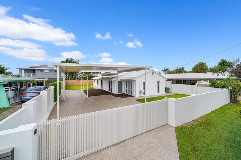 Photo - 90 Lapoinya Crescent, Warana QLD 4575 - Image 3