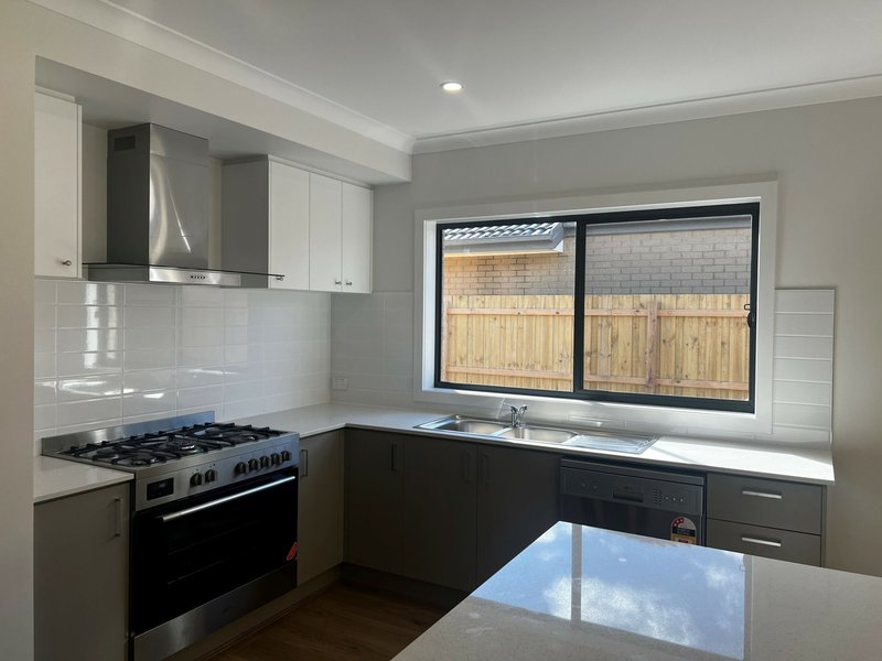 Photo - 90 Laurina Way, Lucknow VIC 3875 - Image 2