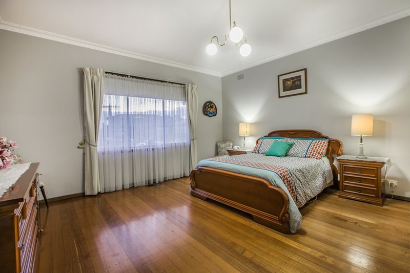 Photo - 90 Lawley Street, Reservoir VIC 3073 - Image 6