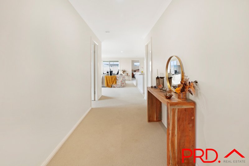 Photo - 90 Marathon Street, Tamworth NSW 2340 - Image 2