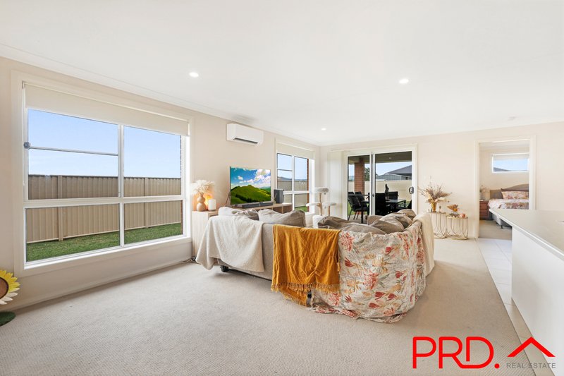 Photo - 90 Marathon Street, Tamworth NSW 2340 - Image 4