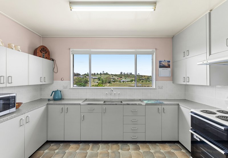 Photo - 90 Newby Street, Rosenthal Heights QLD 4370 - Image 4