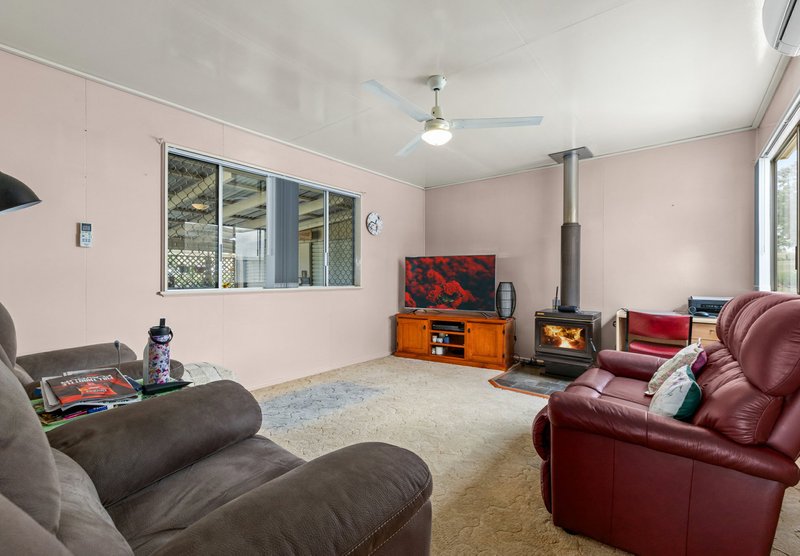 Photo - 90 Newby Street, Rosenthal Heights QLD 4370 - Image 5