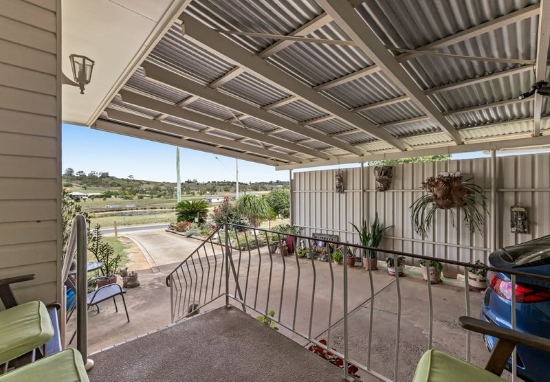 Photo - 90 Newby Street, Rosenthal Heights QLD 4370 - Image 6