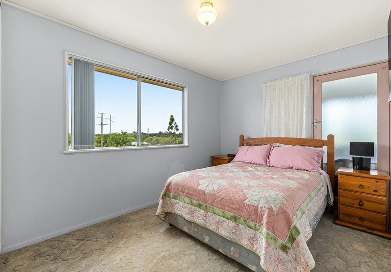 Photo - 90 Newby Street, Rosenthal Heights QLD 4370 - Image 8