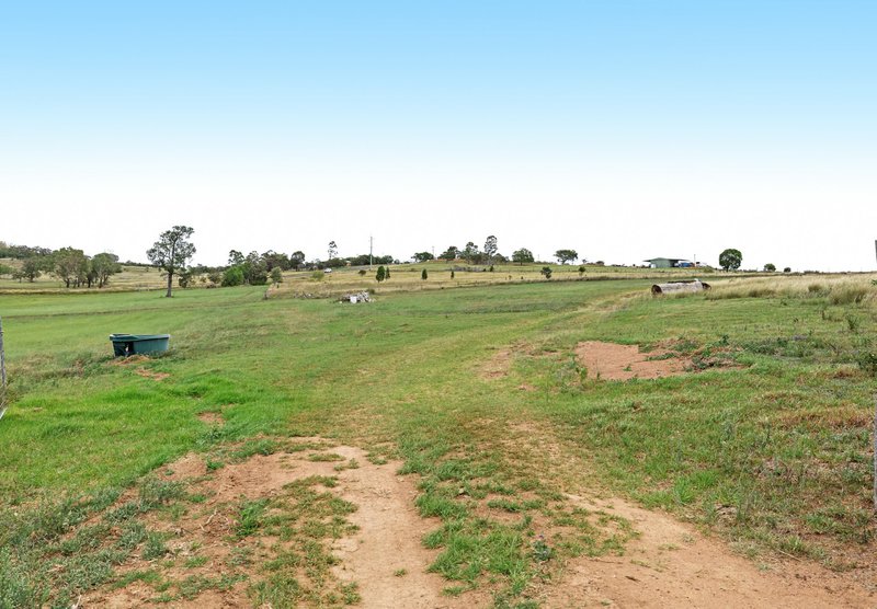 Photo - 90 Newby Street, Rosenthal Heights QLD 4370 - Image 20