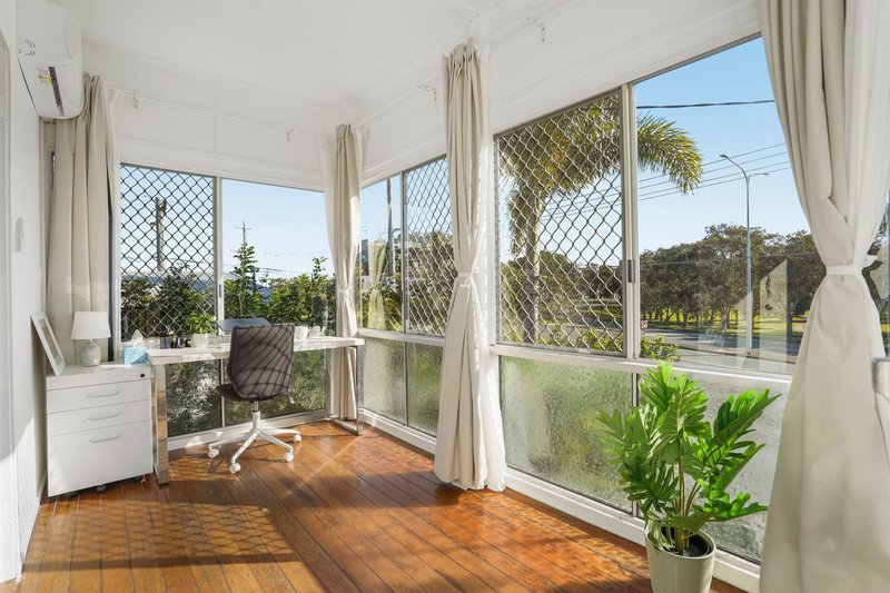 Photo - 90 Oxley Avenue, Woody Point QLD 4019 - Image 3