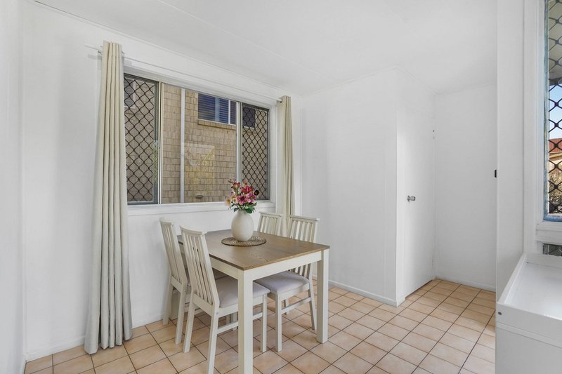 Photo - 90 Oxley Avenue, Woody Point QLD 4019 - Image 10