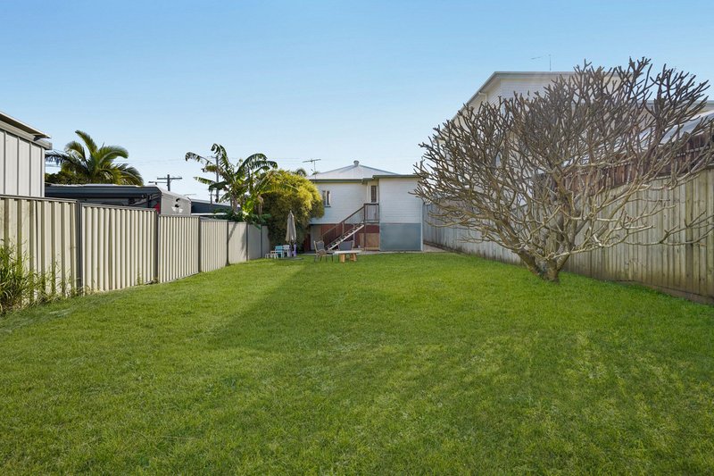 Photo - 90 Oxley Avenue, Woody Point QLD 4019 - Image 13