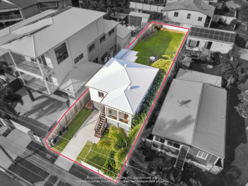 Photo - 90 Oxley Avenue, Woody Point QLD 4019 - Image 16