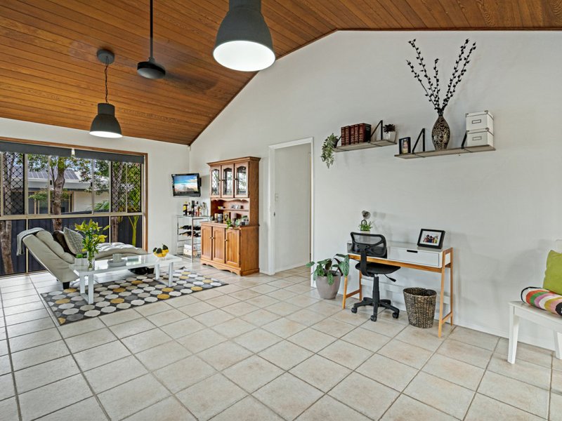 Photo - 90 Pappas Way, Carrara QLD 4211 - Image 5