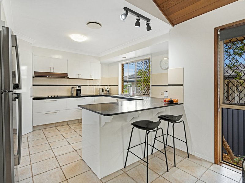 Photo - 90 Pappas Way, Carrara QLD 4211 - Image 7