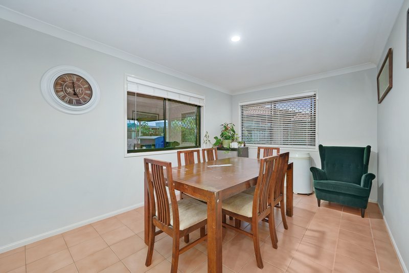 Photo - 90 Pine River Drive, Murrumba Downs QLD 4503 - Image 7