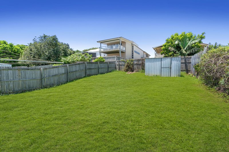 Photo - 90 Pine Street, Wynnum QLD 4178 - Image 5