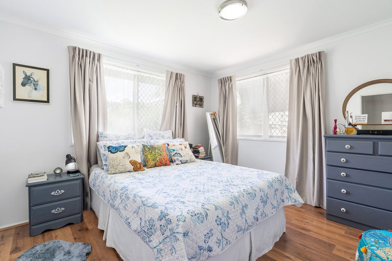 Photo - 90 Pine Street, Wynnum QLD 4178 - Image 6