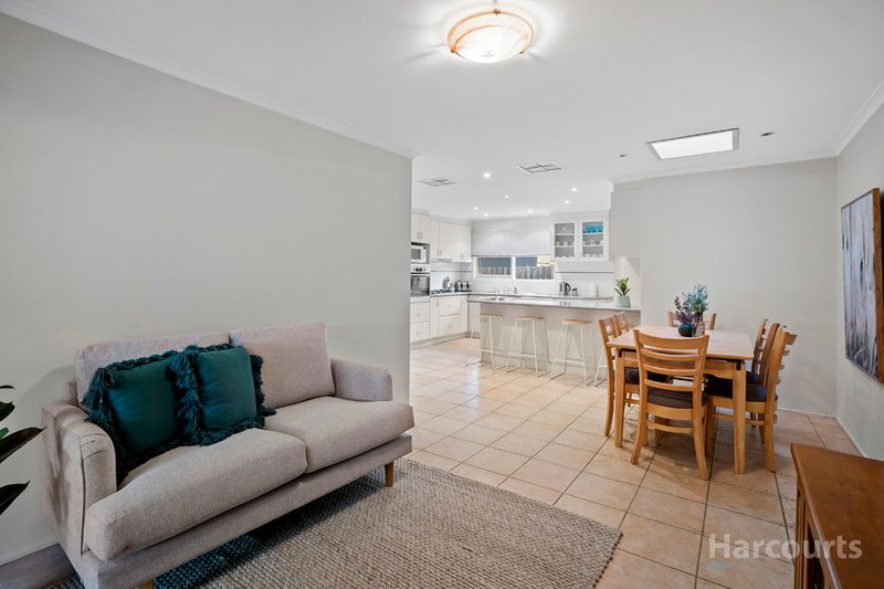 Photo - 90 Rachelle Drive, Wantirna VIC 3152 - Image 5