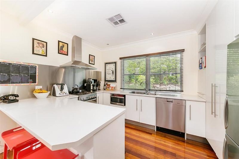 Photo - 90 Romea Street, The Gap QLD 4061 - Image 3