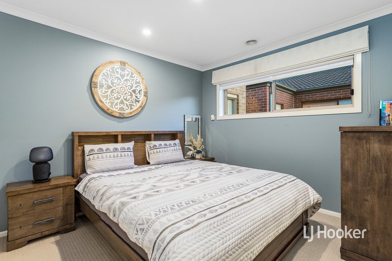 Photo - 90 Rowland Drive, Point Cook VIC 3030 - Image 14