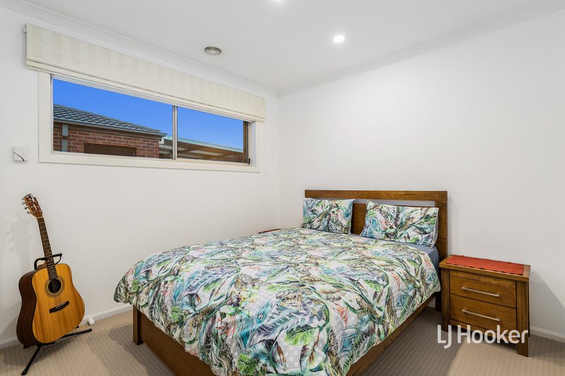 Photo - 90 Rowland Drive, Point Cook VIC 3030 - Image 15