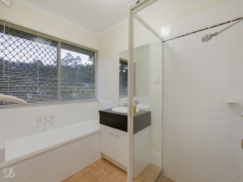 Photo - 90 Selkirk Crescent, Upper Kedron QLD 4055 - Image 7