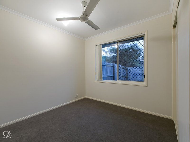 Photo - 90 Selkirk Crescent, Upper Kedron QLD 4055 - Image 10