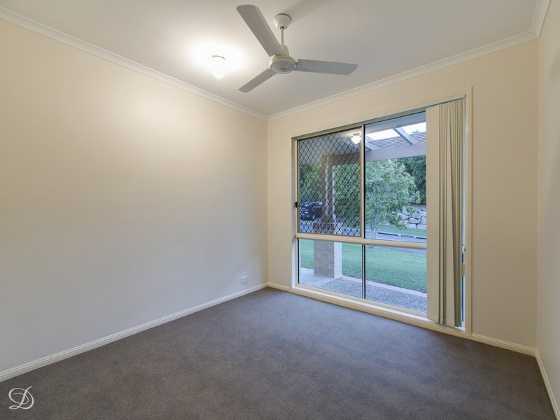 Photo - 90 Selkirk Crescent, Upper Kedron QLD 4055 - Image 11