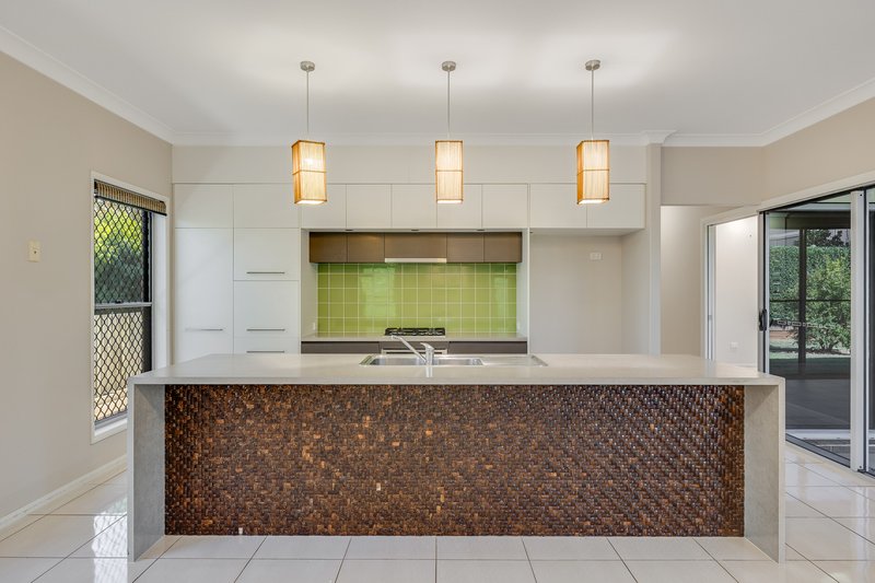 Photo - 90 Spring Street, Middle Ridge QLD 4350 - Image 3