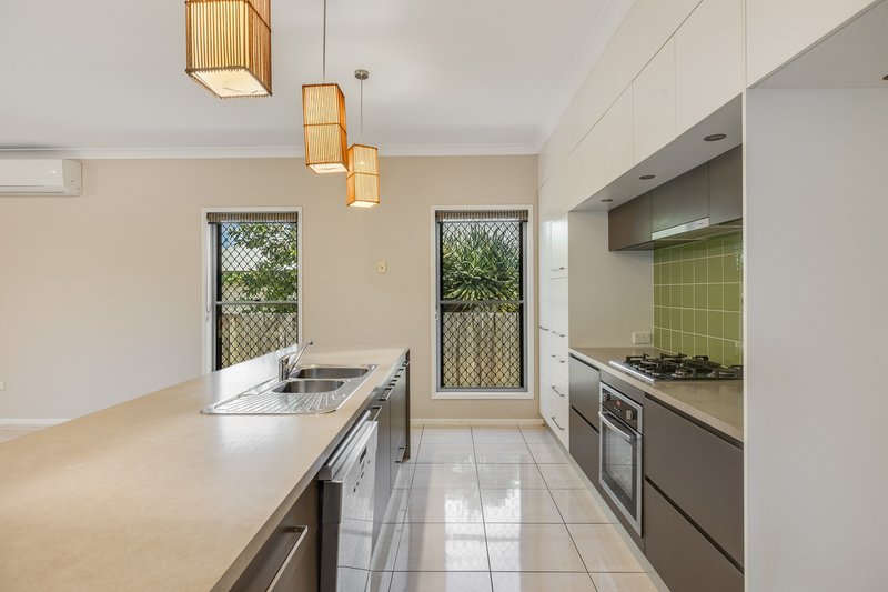 Photo - 90 Spring Street, Middle Ridge QLD 4350 - Image 4