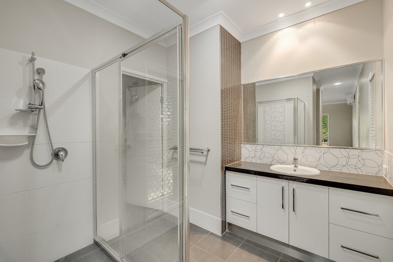 Photo - 90 Spring Street, Middle Ridge QLD 4350 - Image 11