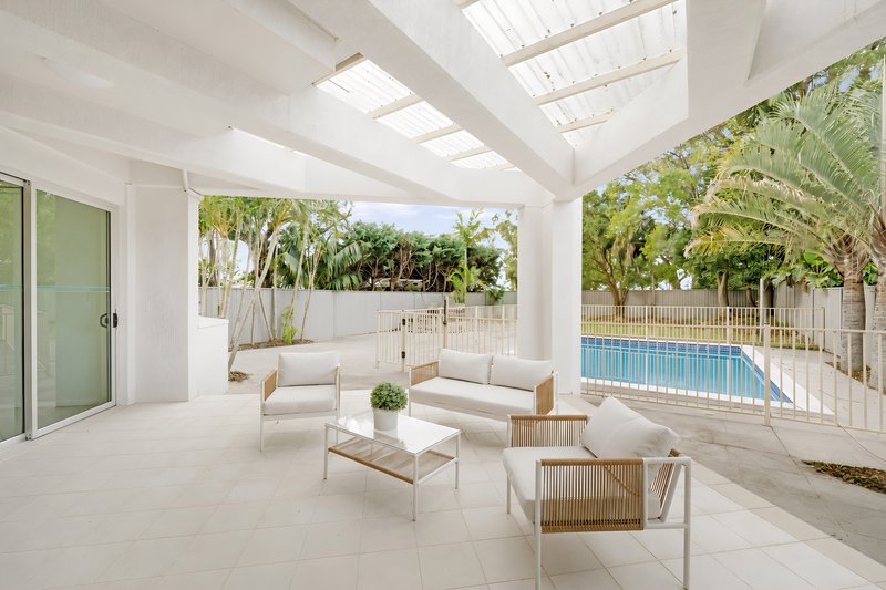 Photo - 90 Stuart Street, Blakehurst NSW 2221 - Image 3